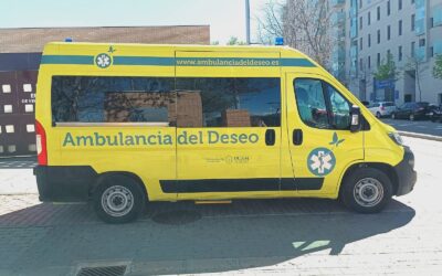 La Residencia de Mayores FUNDAZ Santa Bárbara acoge la “Ambulancia del Deseo” para cumplir el sueño de uno de sus residentes