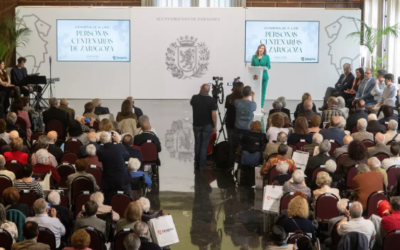 Homenaje a nuestras residentes centenarias en el Ayuntamiento de Zaragoza
